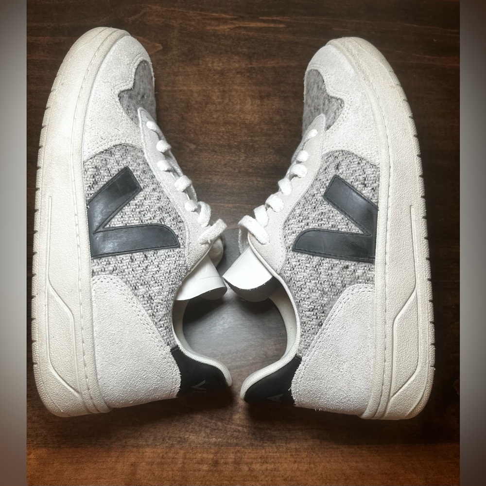 Veja Women’s V10 Snow/Black Flannel & Suede Sneaker - Picture 11 of 16